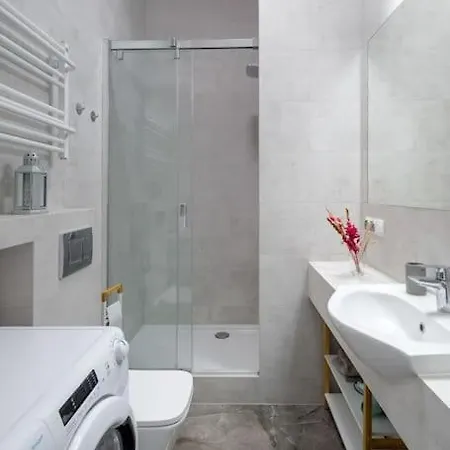 Charming Apartment In Calm And Central Area Krakow Exterior photo