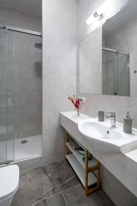 Charming In Calm And Area Apartament